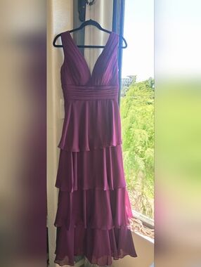 Sleeveless Tiered Maxi Dress in Plum, Flowy Back Zip Size 8 See Measurements